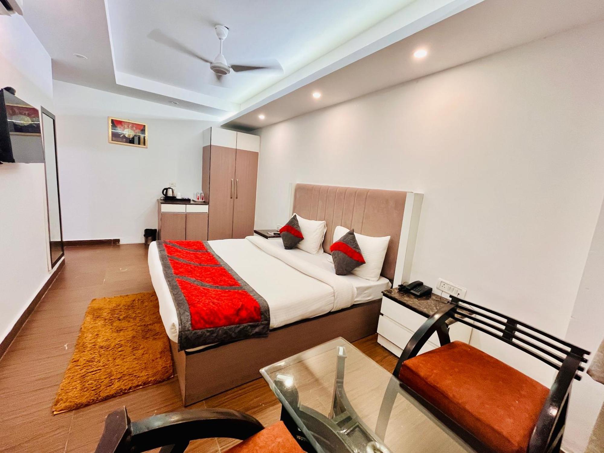 Hotel The Gold Inn - Karol Bagh Delhi Экстерьер фото