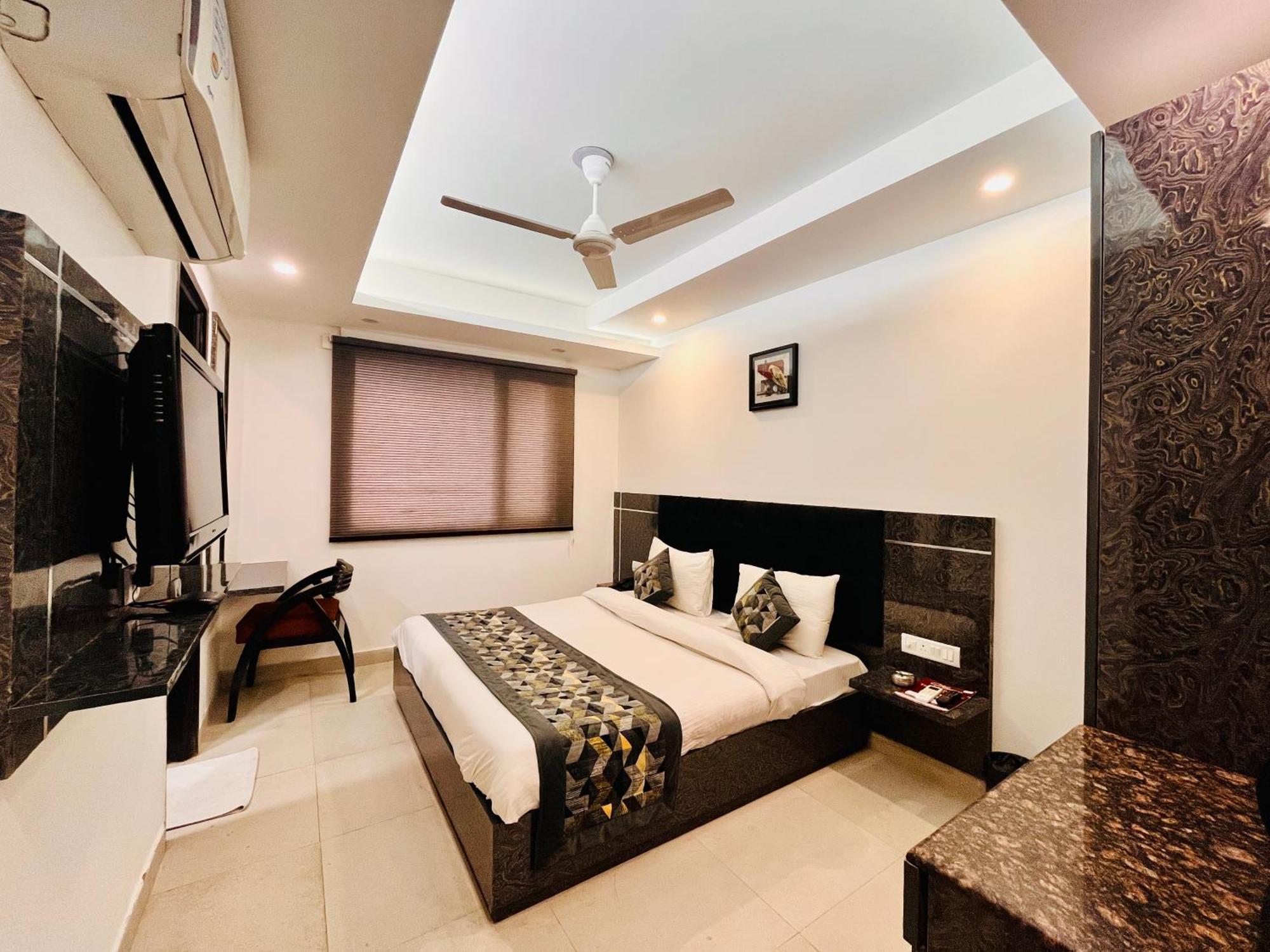 Hotel The Gold Inn - Karol Bagh Delhi Экстерьер фото