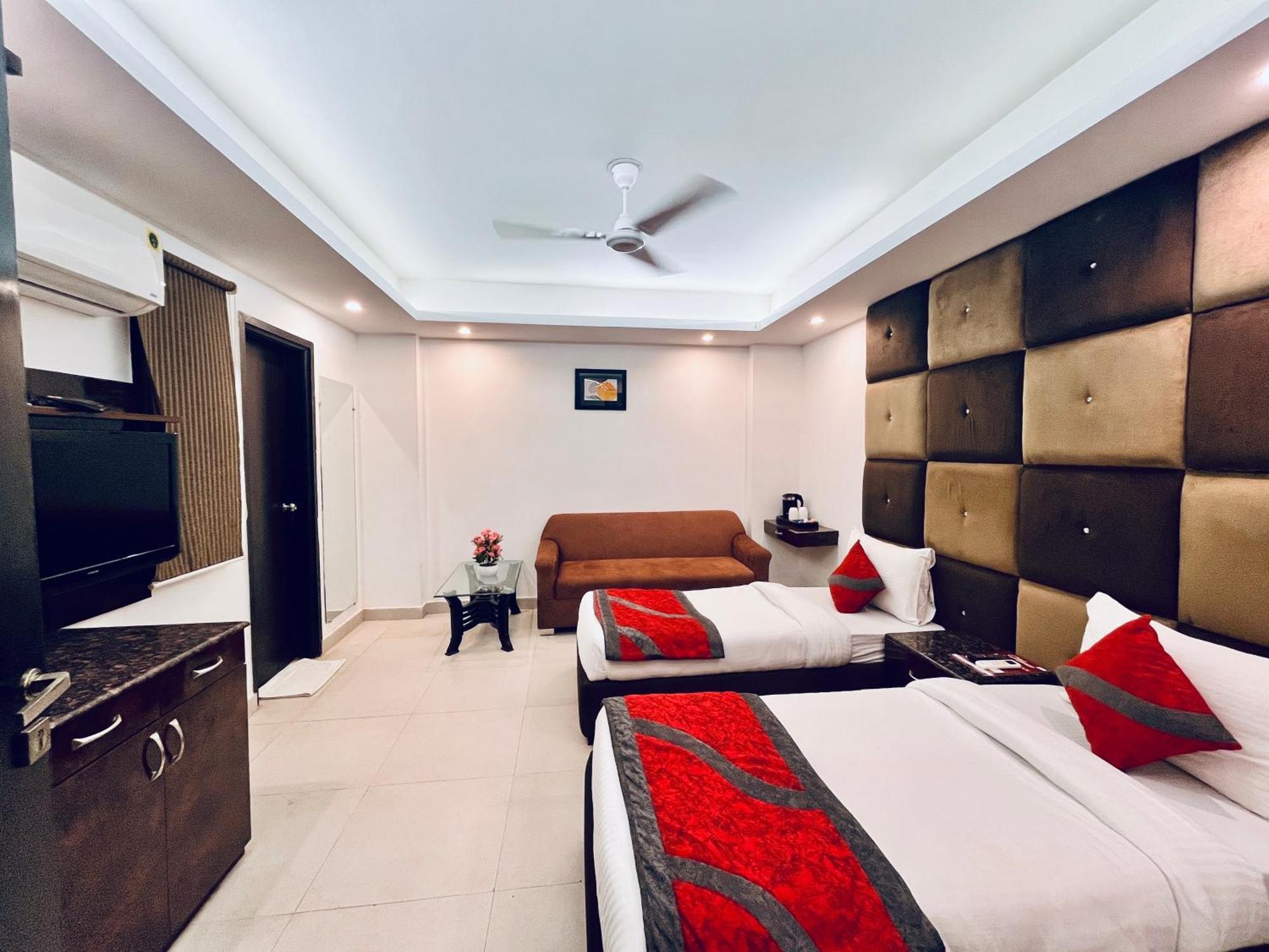 Hotel The Gold Inn - Karol Bagh Delhi Экстерьер фото