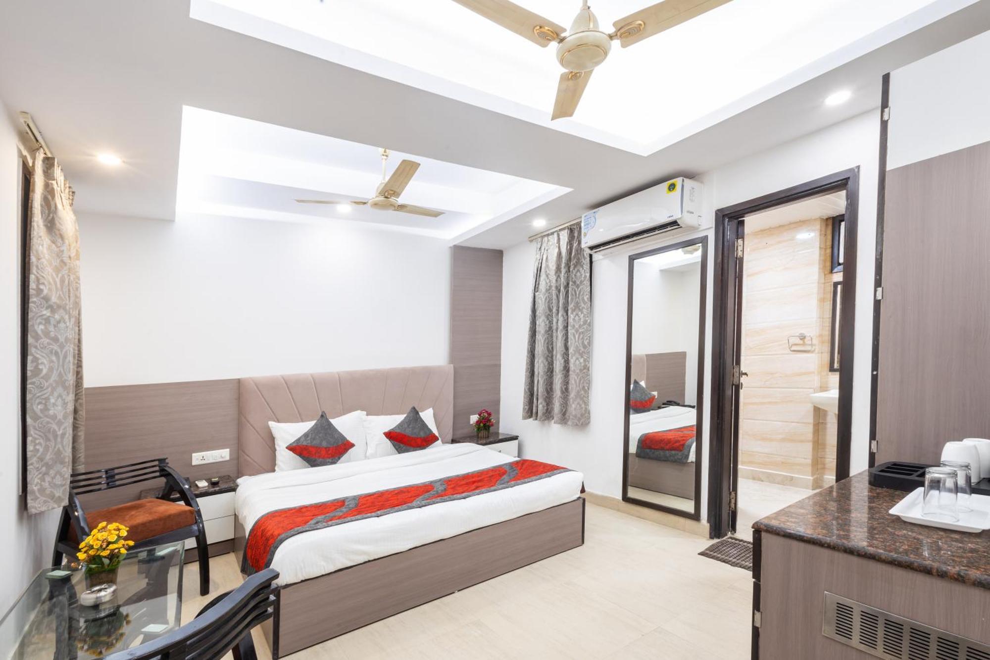 Hotel The Gold Inn - Karol Bagh Delhi Экстерьер фото