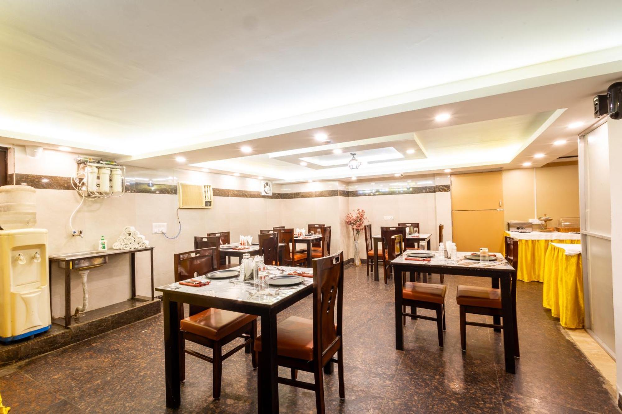 Hotel The Gold Inn - Karol Bagh Delhi Экстерьер фото