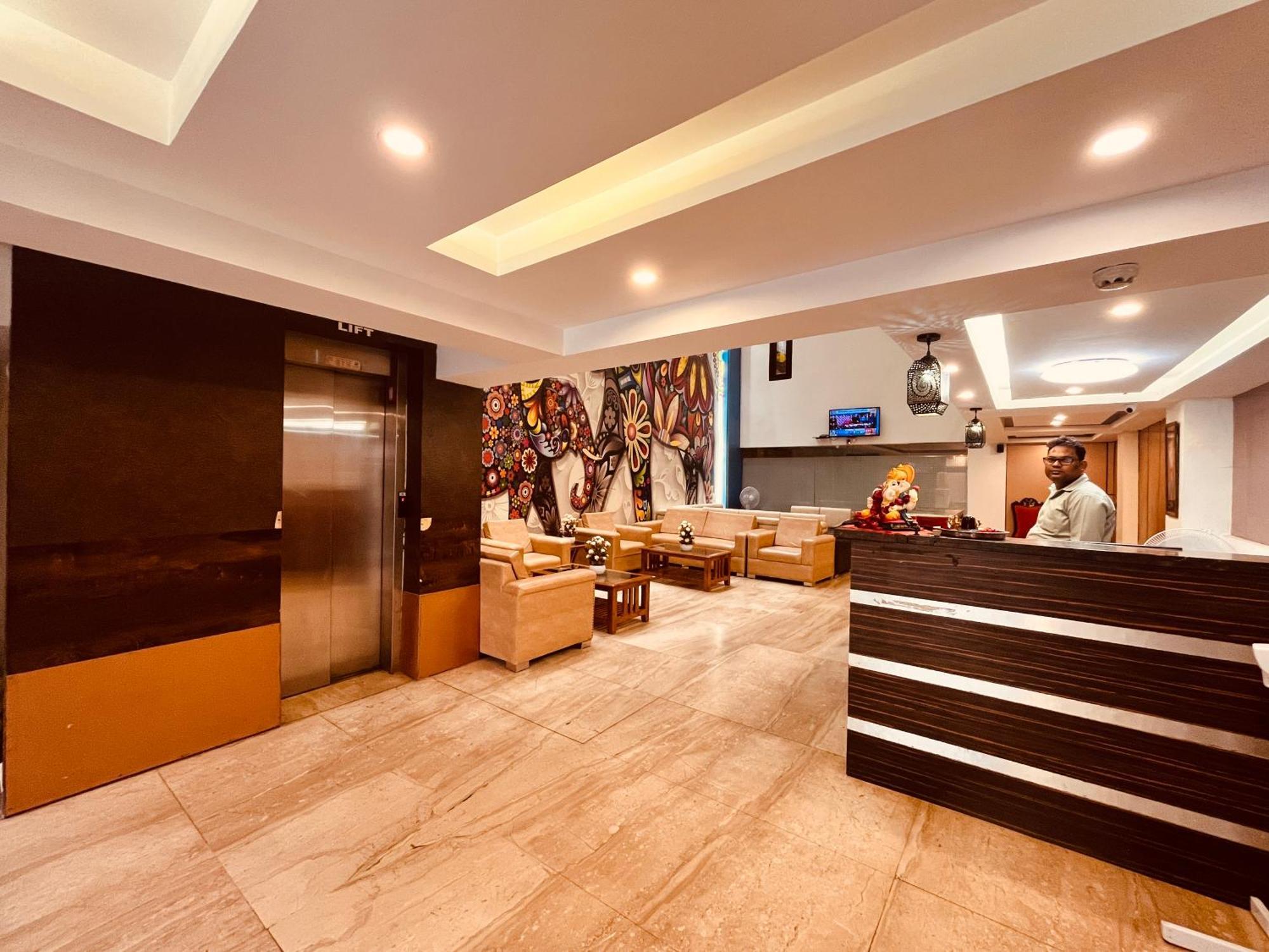 Hotel The Gold Inn - Karol Bagh Delhi Экстерьер фото