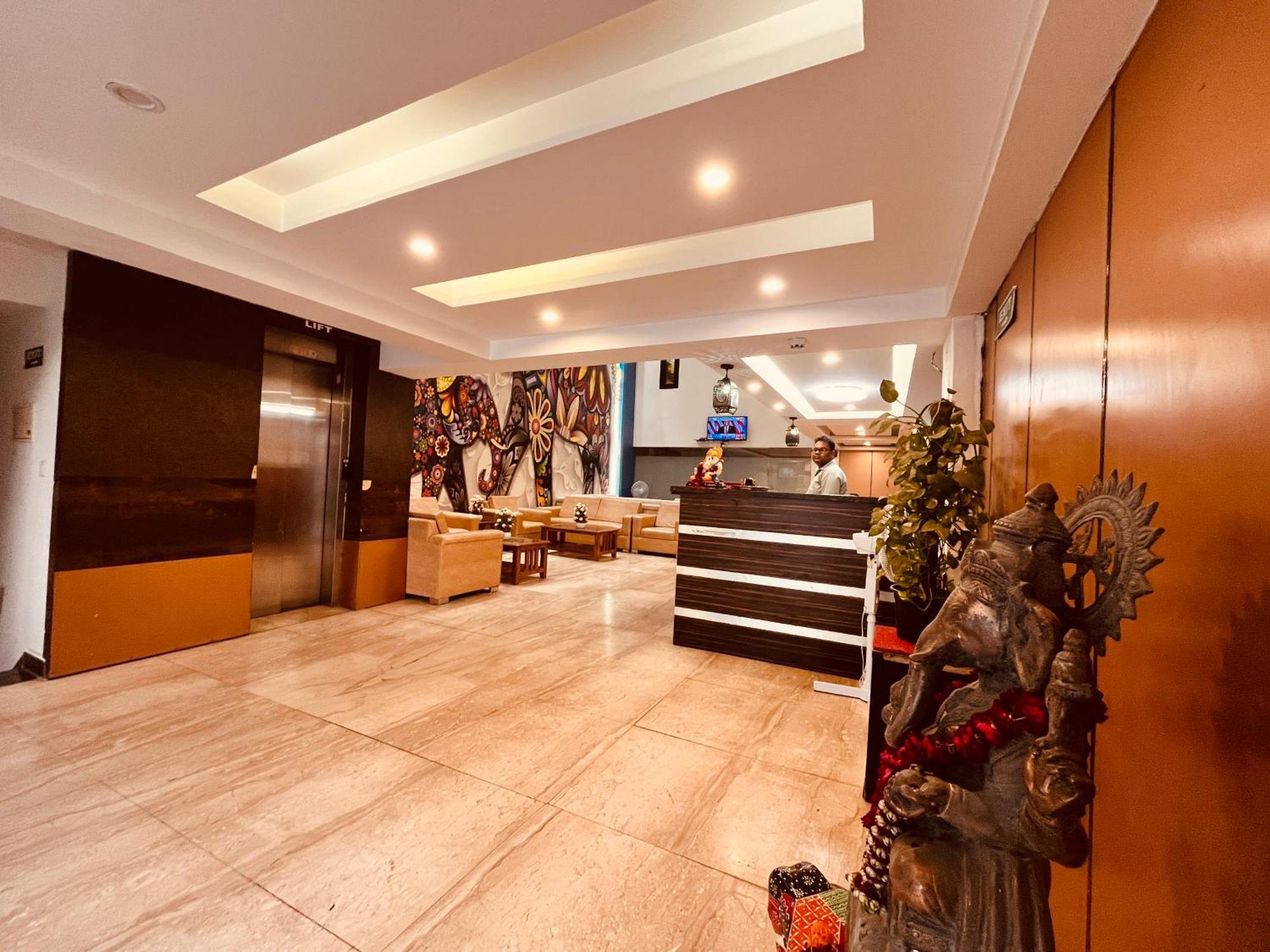 Hotel The Gold Inn - Karol Bagh Delhi Экстерьер фото