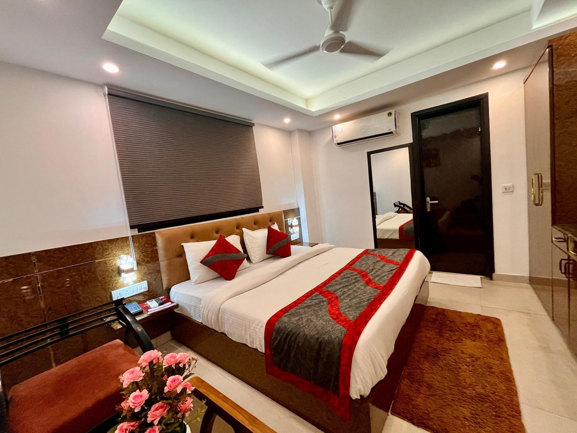 Hotel The Gold Inn - Karol Bagh Delhi Экстерьер фото