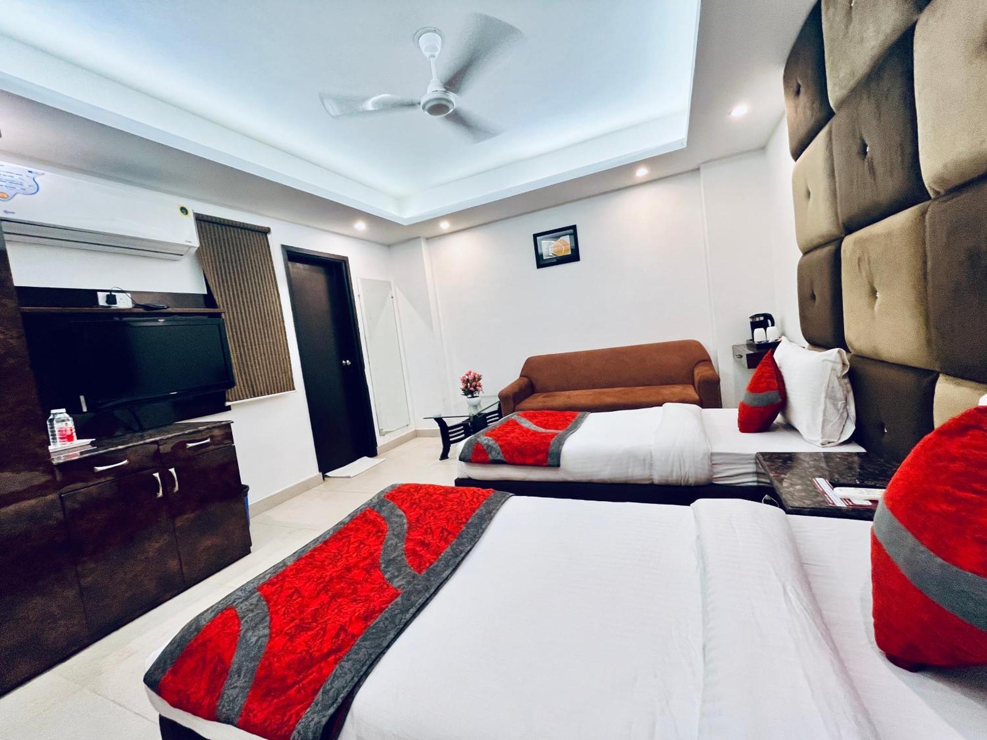 Hotel The Gold Inn - Karol Bagh Delhi Экстерьер фото