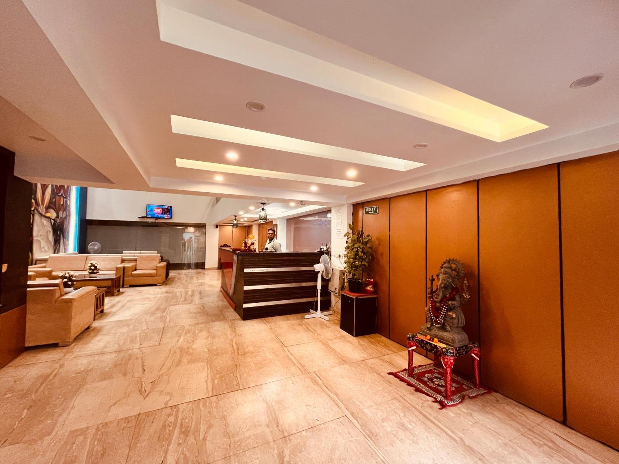 Hotel The Gold Inn - Karol Bagh Delhi Экстерьер фото