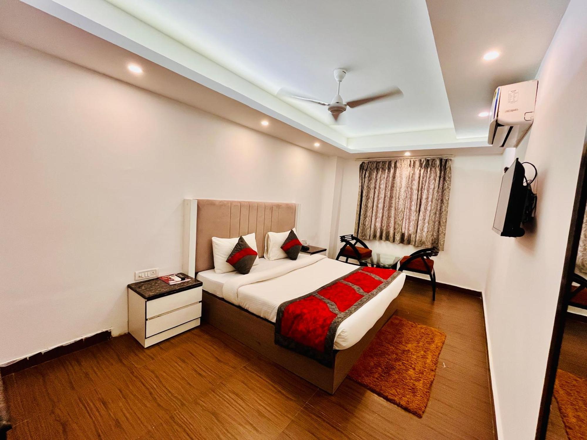 Hotel The Gold Inn - Karol Bagh Delhi Экстерьер фото