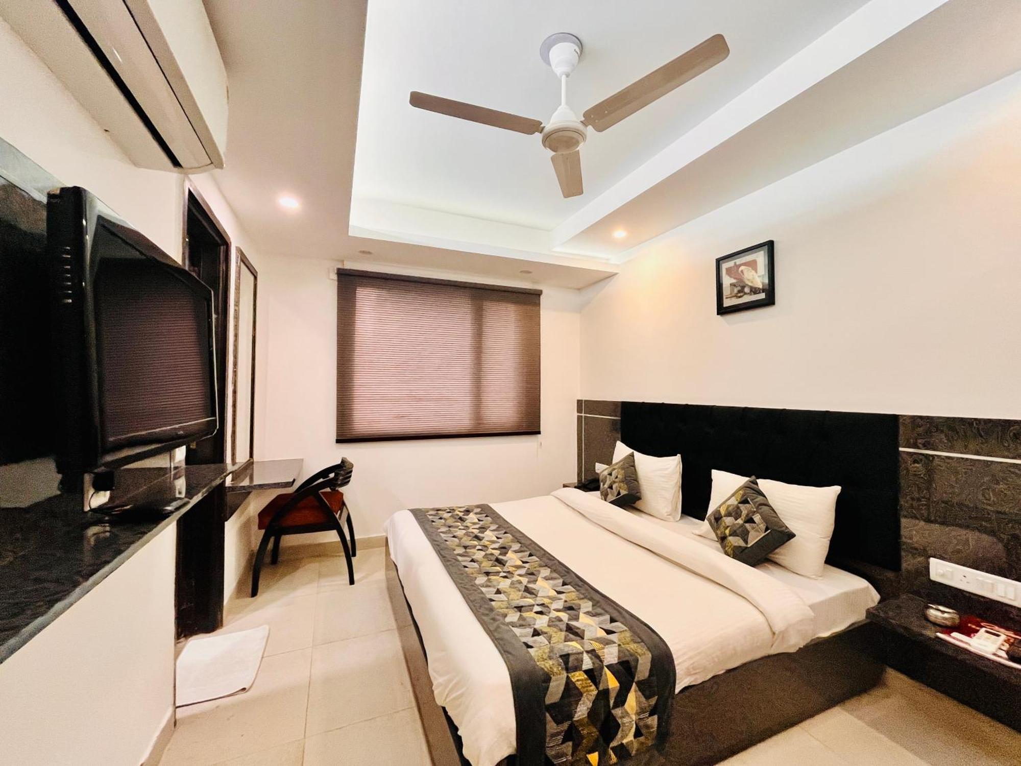 Hotel The Gold Inn - Karol Bagh Delhi Экстерьер фото
