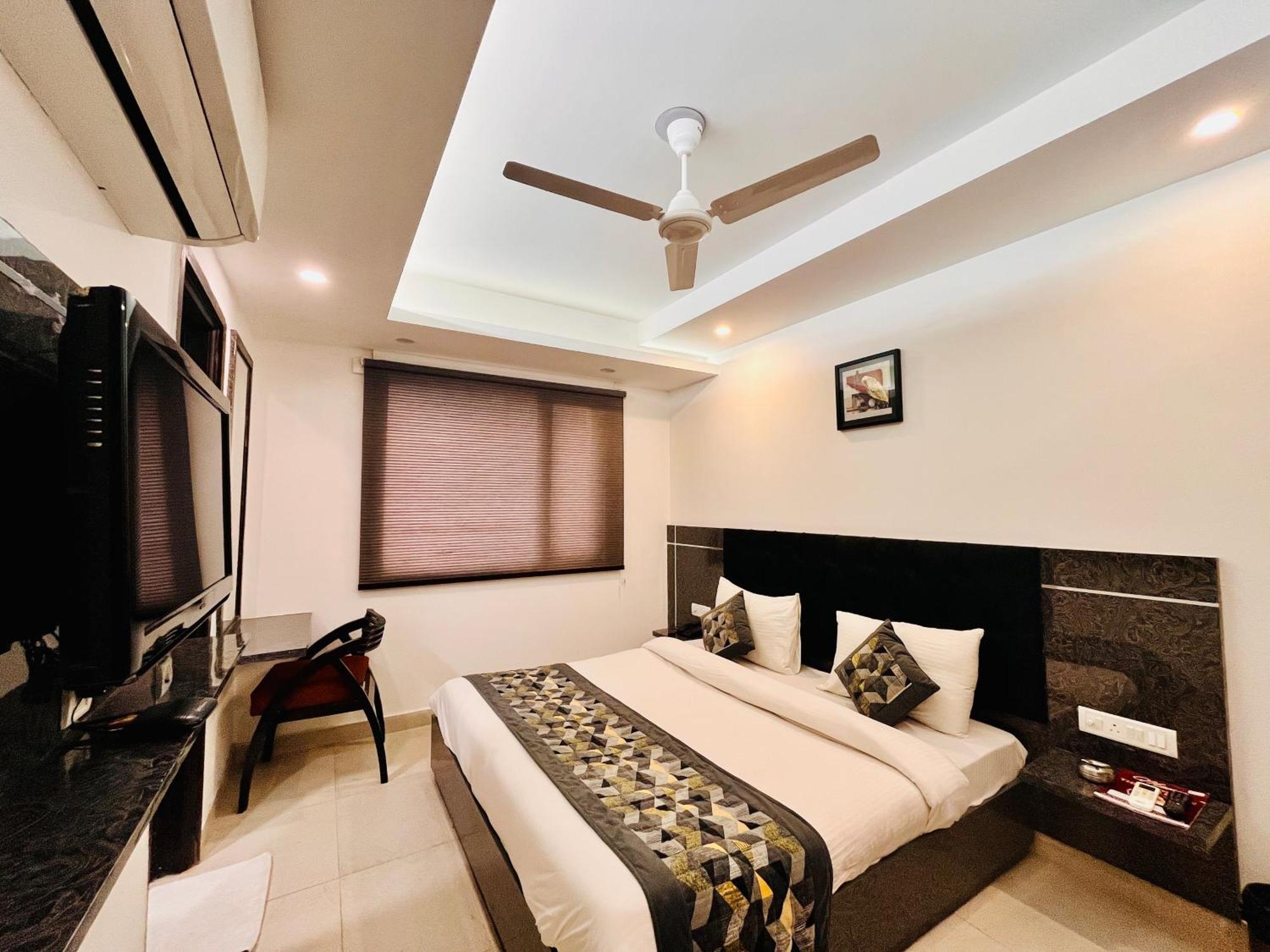Hotel The Gold Inn - Karol Bagh Delhi Экстерьер фото