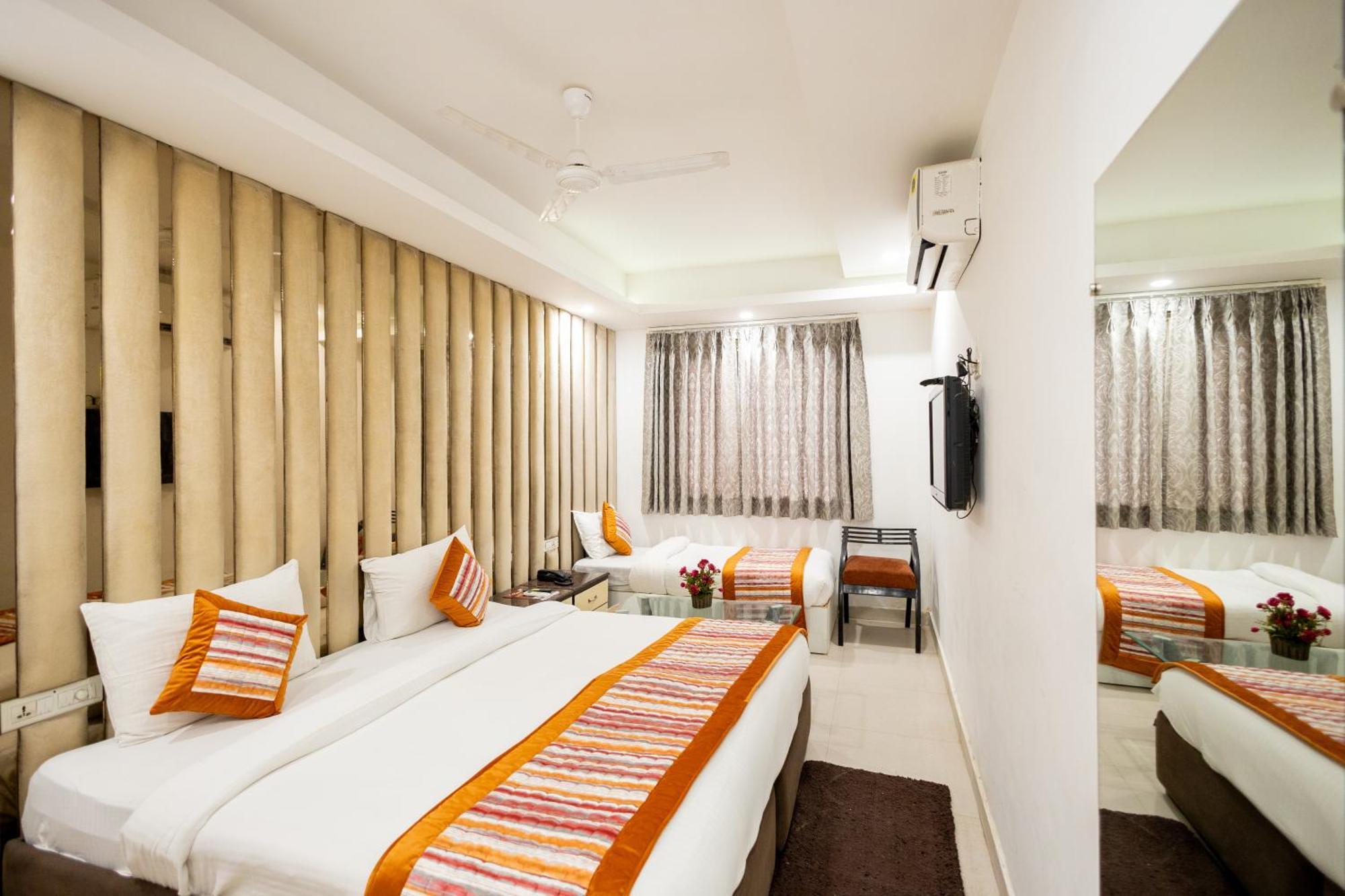Hotel The Gold Inn - Karol Bagh Delhi Экстерьер фото
