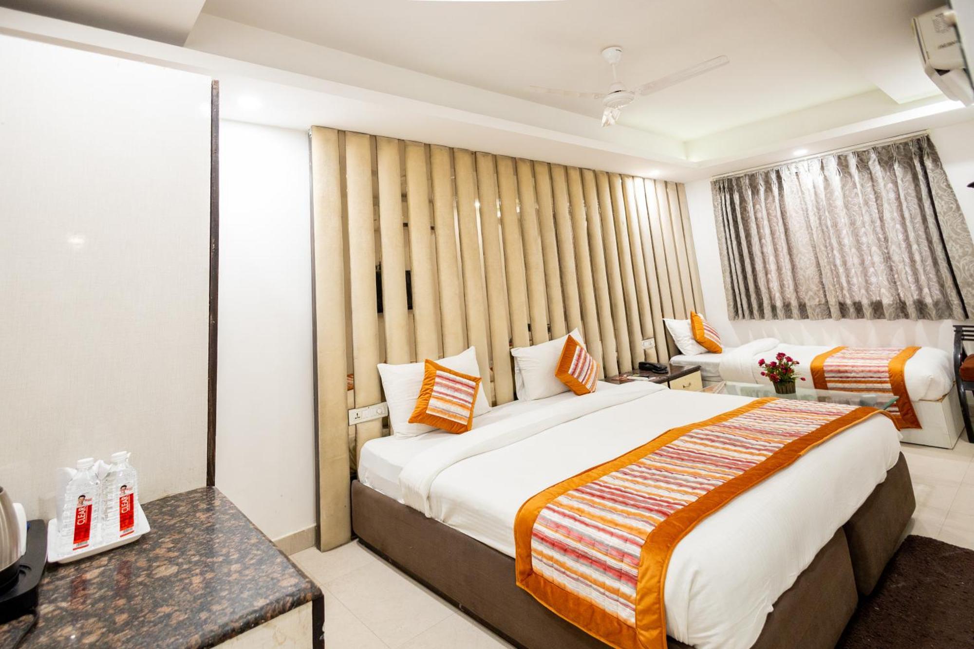 Hotel The Gold Inn - Karol Bagh Delhi Экстерьер фото