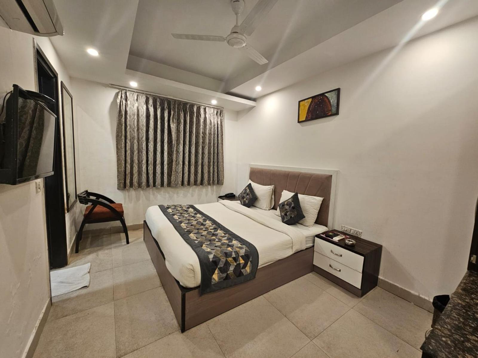 Hotel The Gold Inn - Karol Bagh Delhi Экстерьер фото